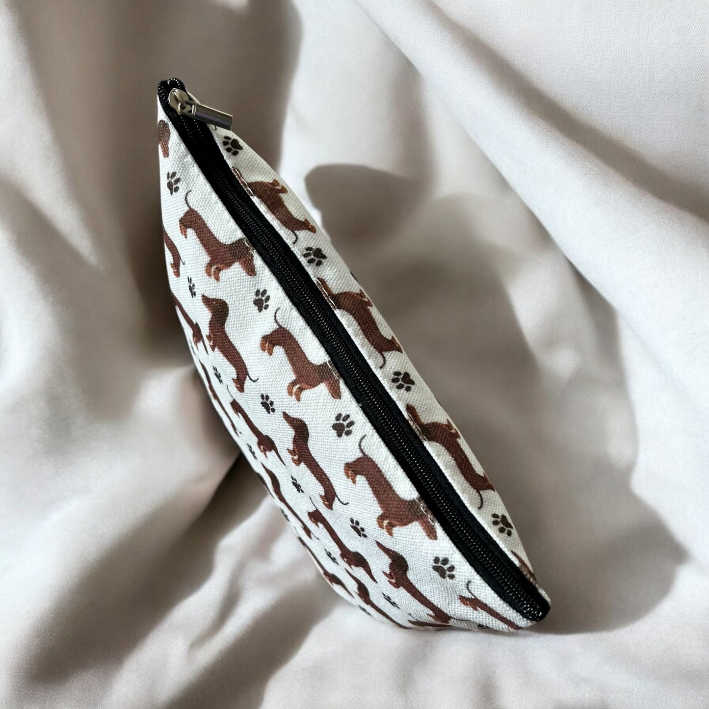 Cute Cartoon Dachshund Doxie Sausage Dog Print Toiletry Cosmetic Pouch Bag with Zipper - Perfect for Travel, Parties, and Gifts