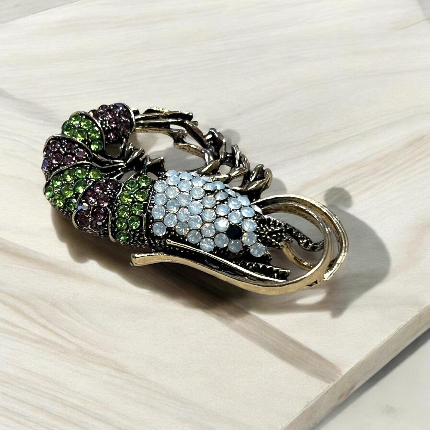 Chic Vintage-Inspired Rhinestone Crayfish or Crawfish Brooch - Unique & Quirky Accessory for Women's Outfit