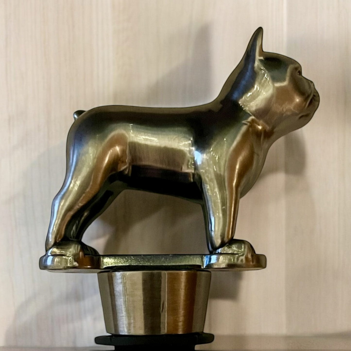 Adorable French Bulldog Frenchie Lover Gold or Pewter Metal Wine Bottle Stopper - Must-Have for Your Bar Collection