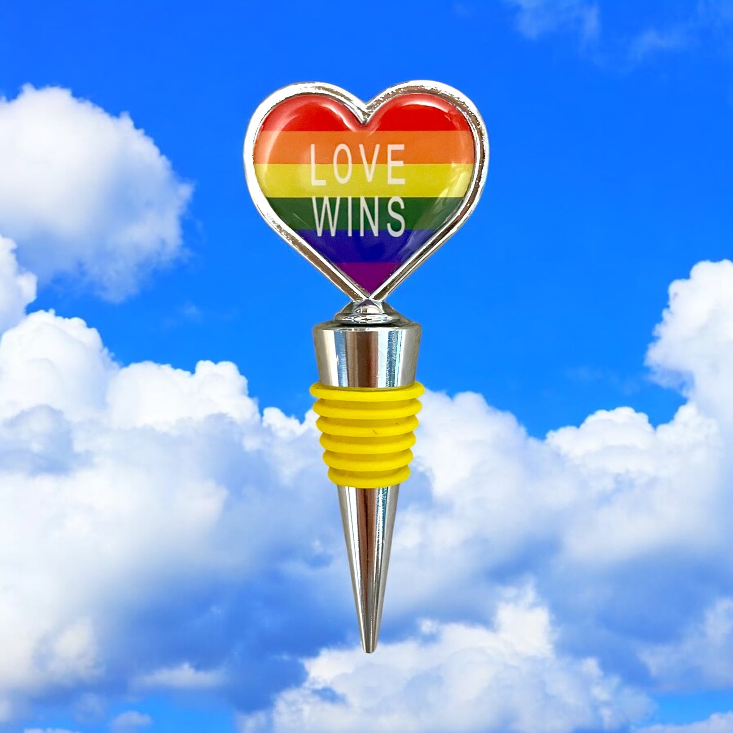 Rainbow Heart Wine Stopper with Yellow Rubber Ring – Contemporary Pride Design