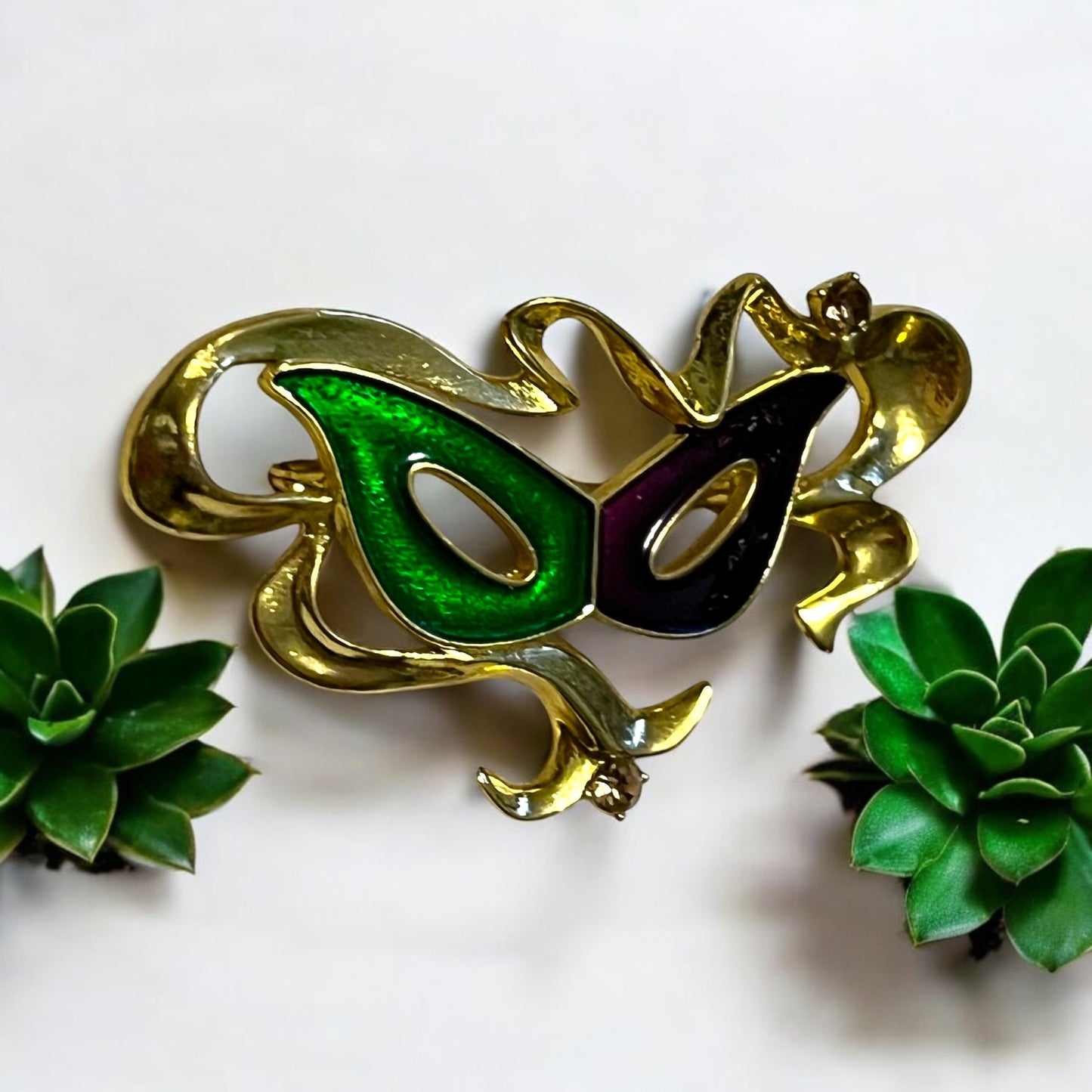 Elegant Vintage Inspired Mardi Gras Mask Brooch Pin