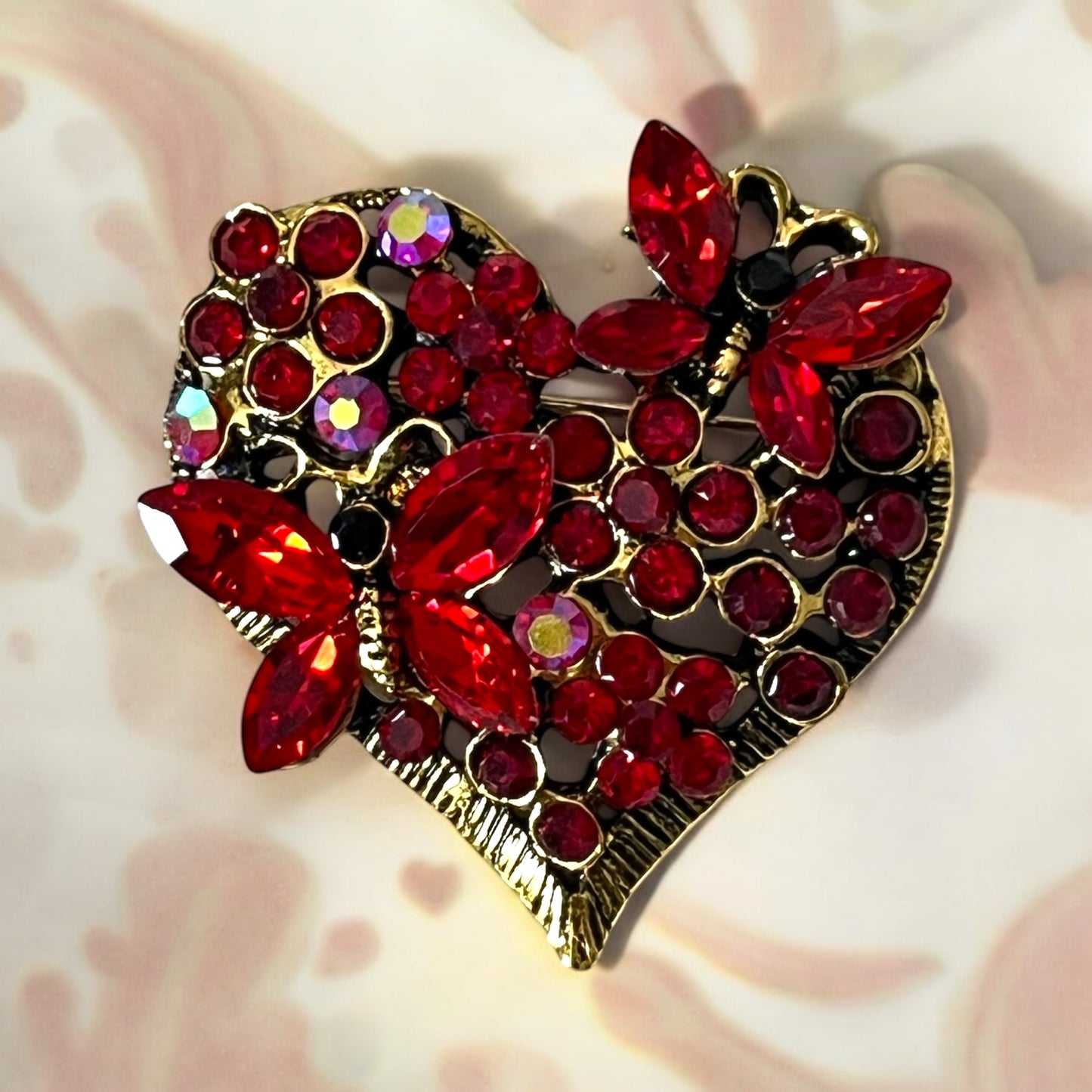 Vintage-Inspired Rhinestone Butterfly Brooch with Heart-Shaped Pin RED or BLUE– Valentine's Day Fashion Accessory for Clothing and Bags