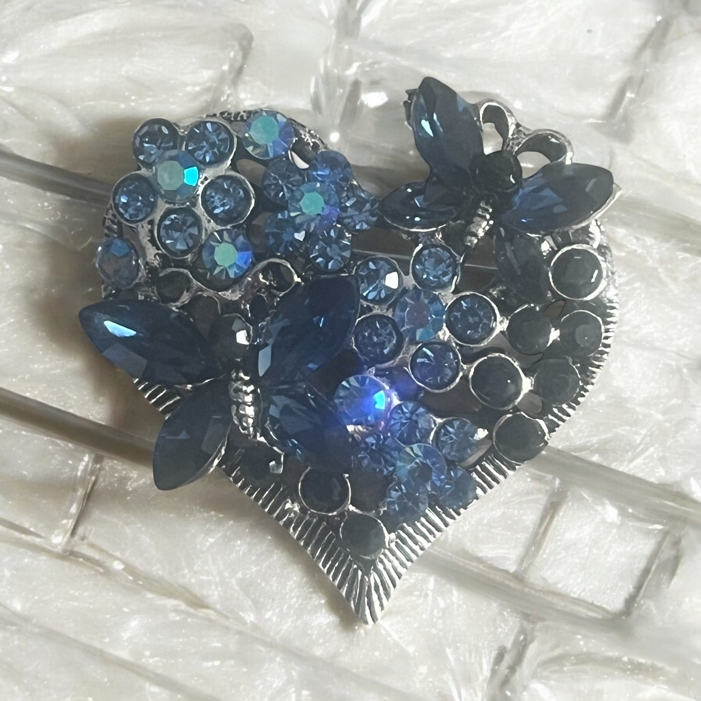 Vintage-Inspired Rhinestone Butterfly Brooch with Heart-Shaped Pin RED or BLUE– Valentine's Day Fashion Accessory for Clothing and Bags