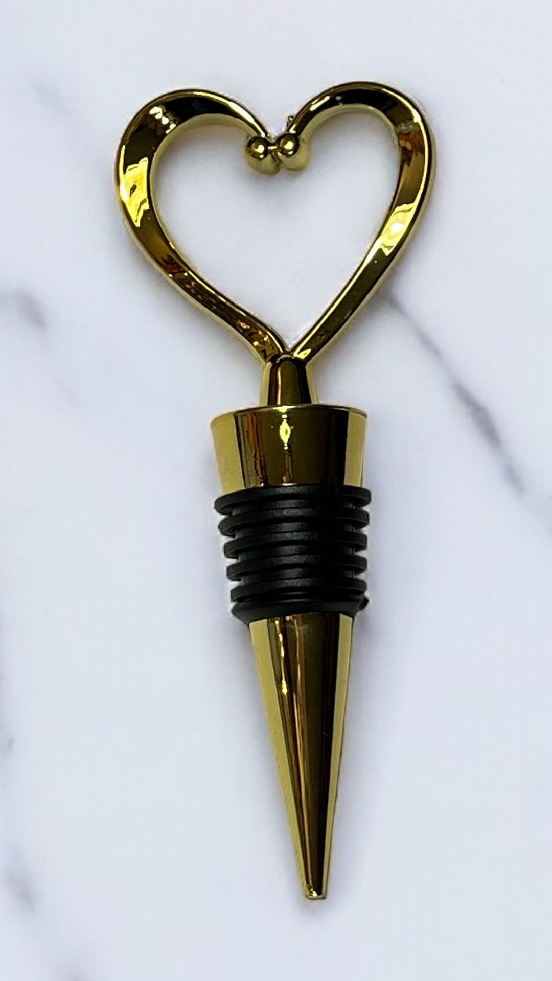 Gold Heart Shape Wine Stoppers with Organza Bag Perfect for Special Occasions