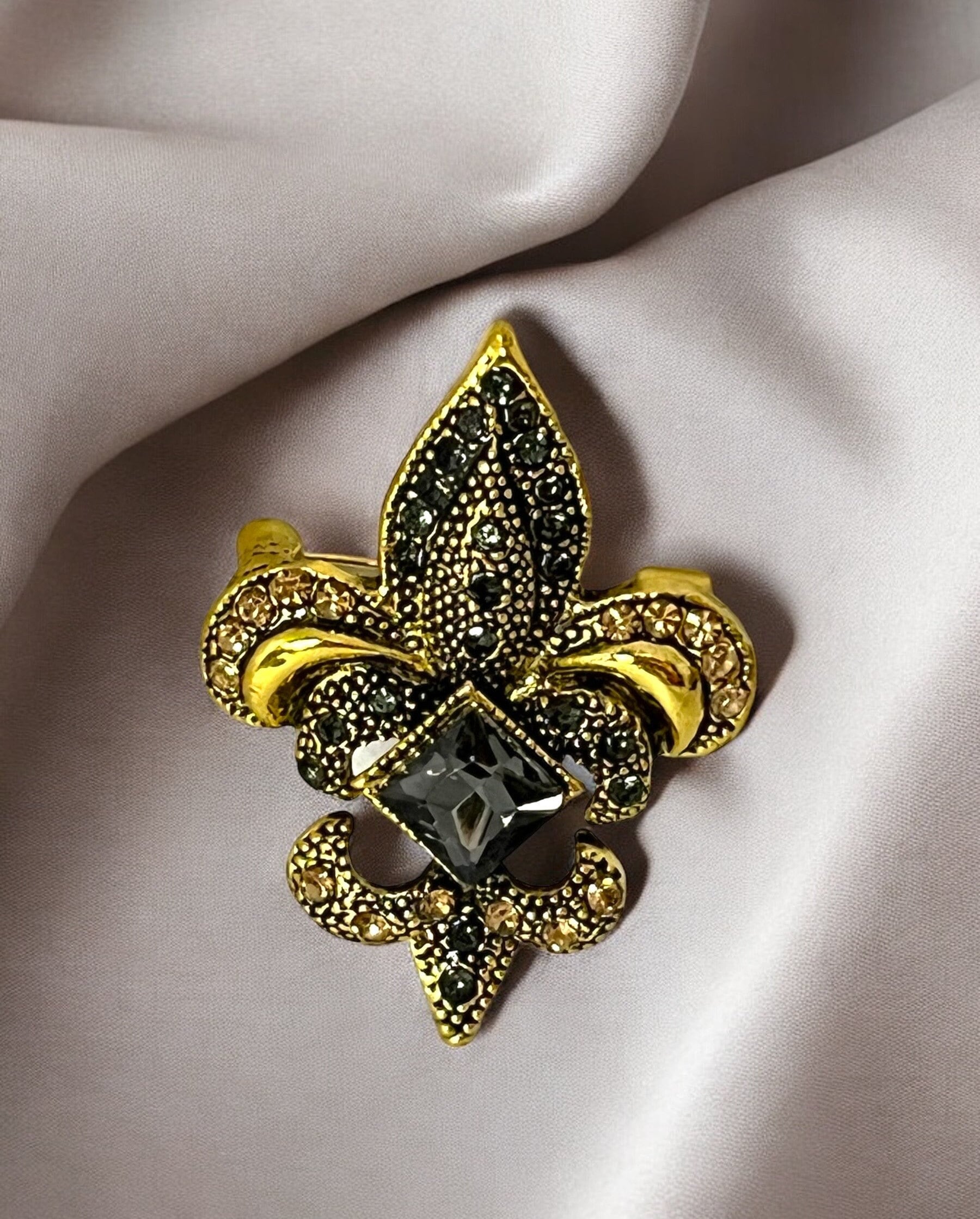 Vintage Style Fleur De Lis Brooch Pin with Rhinestones - Perfect for Party and Formal Events