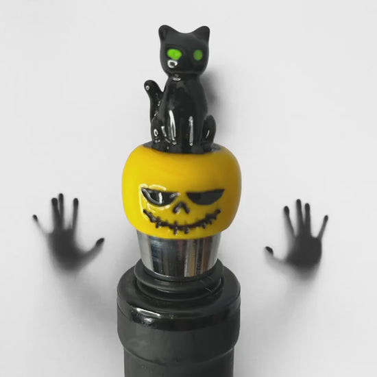 Black Cat and Jack-o'-Lantern Halloween Wine Bottle Stopper Decoration