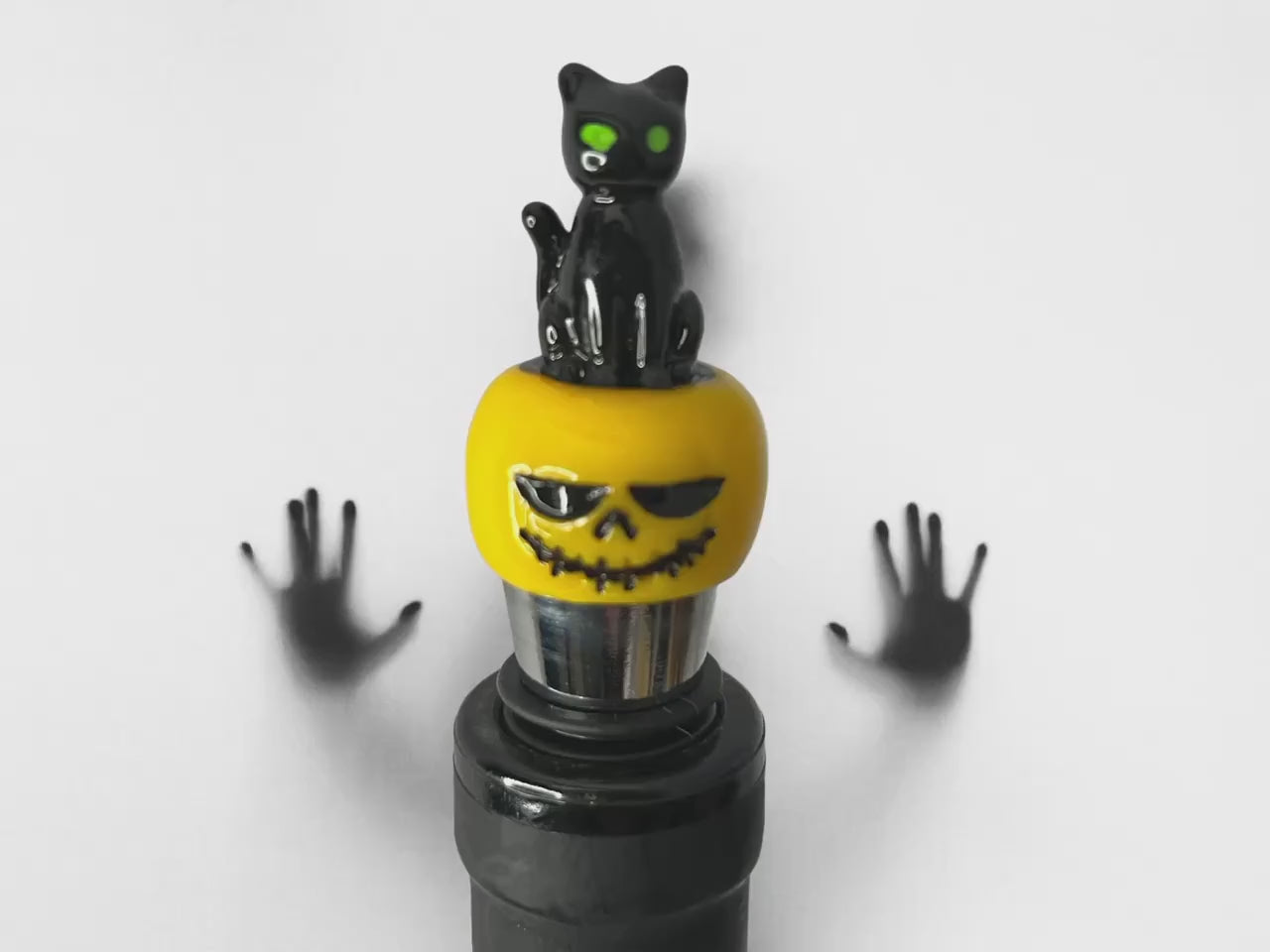 Black Cat and Jack-o'-Lantern Halloween Wine Bottle Stopper Decoration